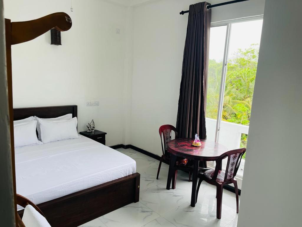 Blue Waves Ocean Mirissa Hotel Ngoại thất bức ảnh