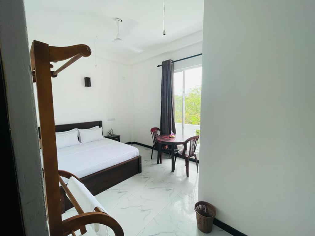 Blue Waves Ocean Mirissa Hotel Ngoại thất bức ảnh