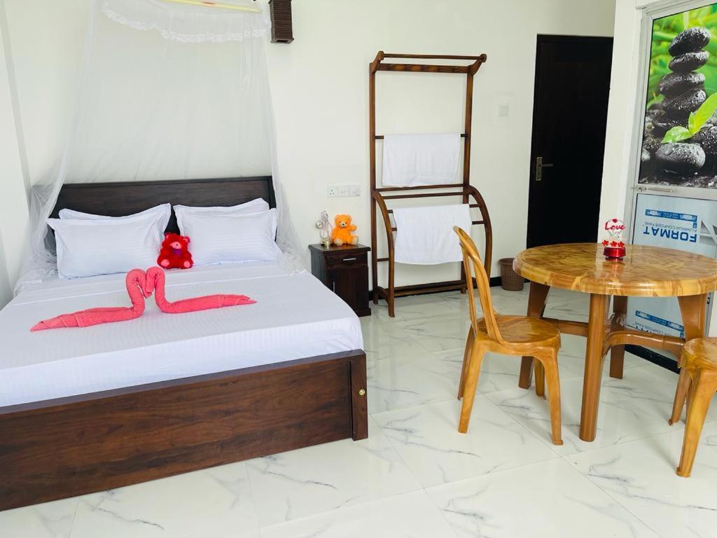 Blue Waves Ocean Mirissa Hotel Ngoại thất bức ảnh