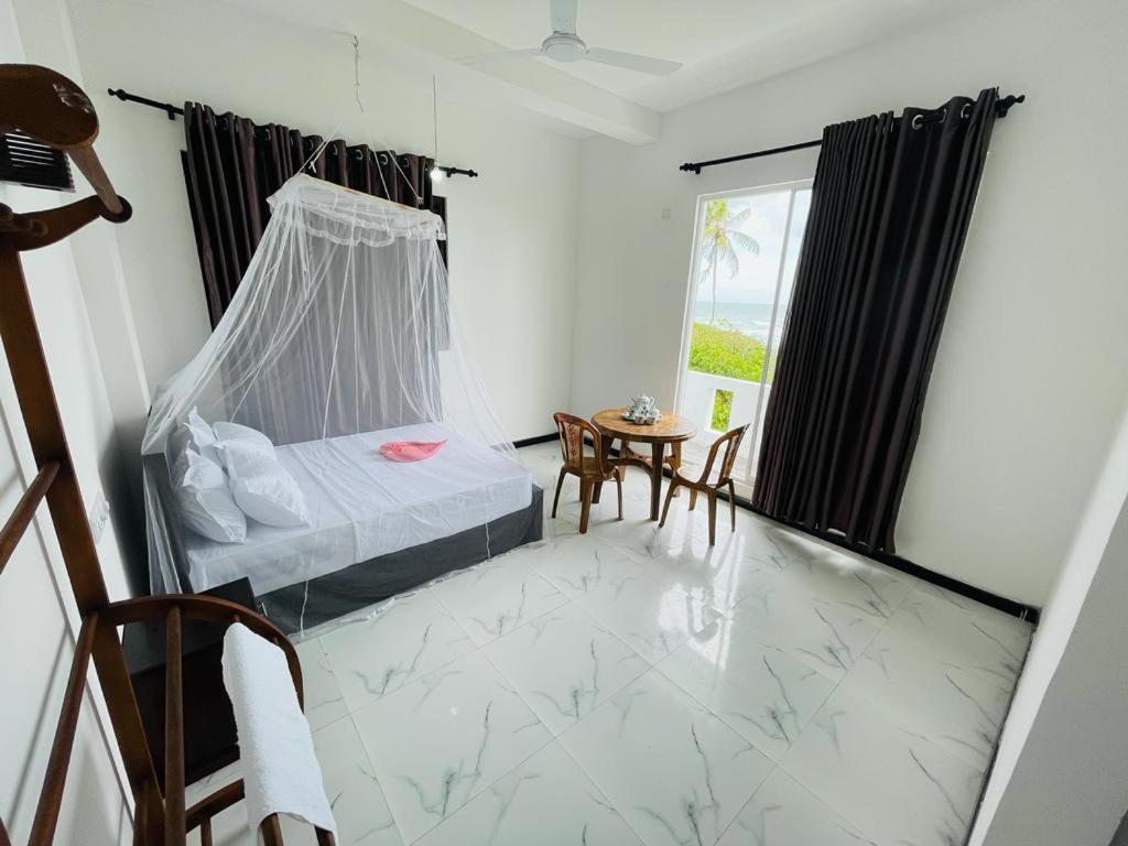Blue Waves Ocean Mirissa Hotel Ngoại thất bức ảnh