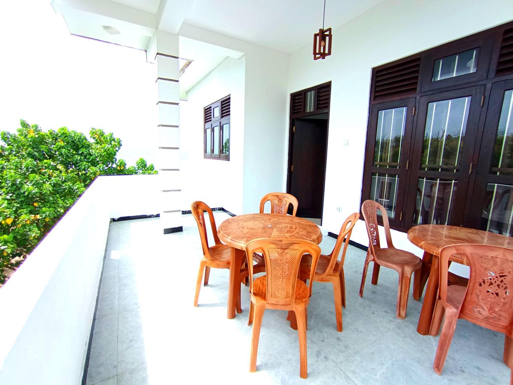 Blue Waves Ocean Mirissa Hotel Ngoại thất bức ảnh