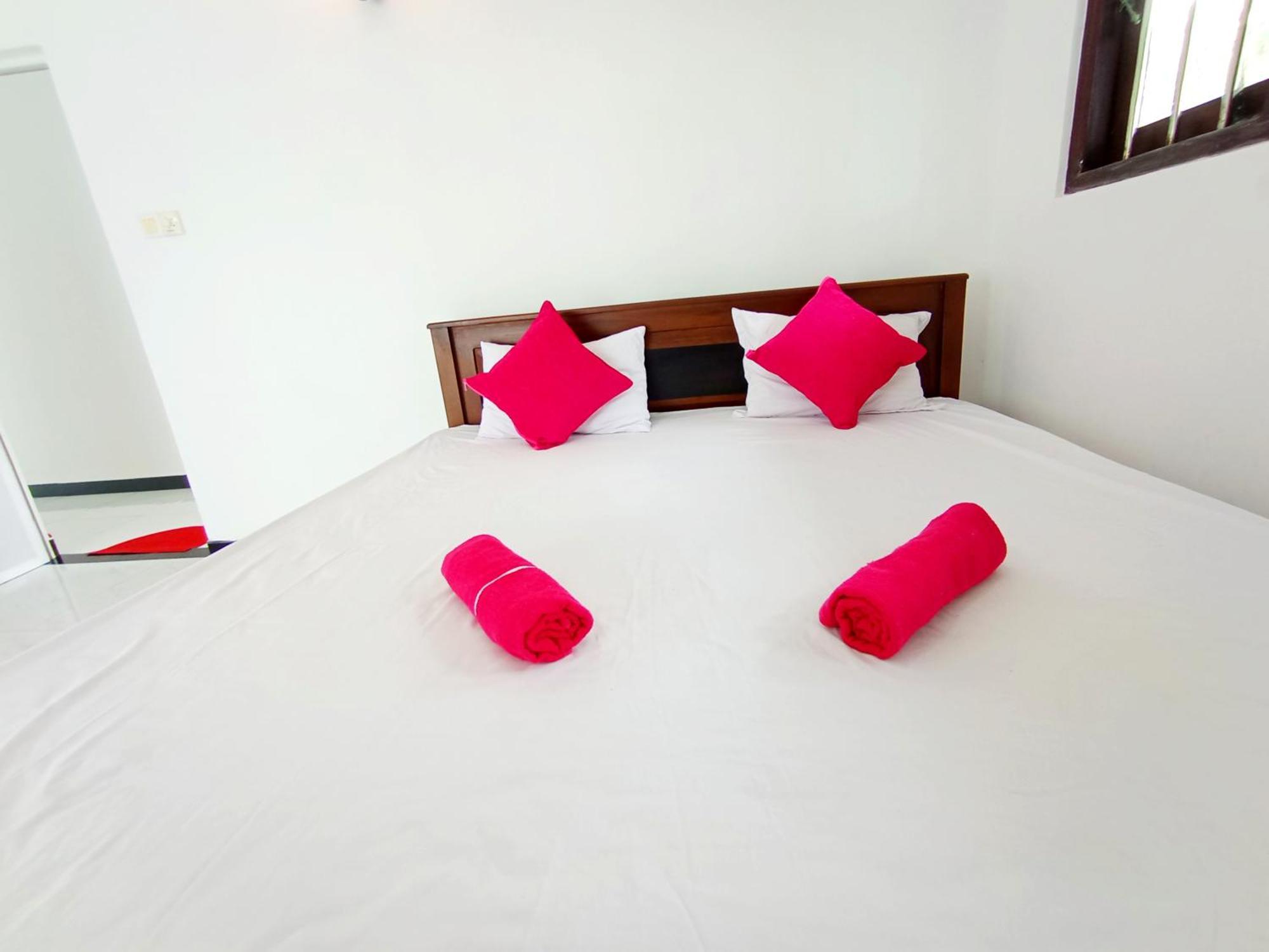 Blue Waves Ocean Mirissa Hotel Ngoại thất bức ảnh
