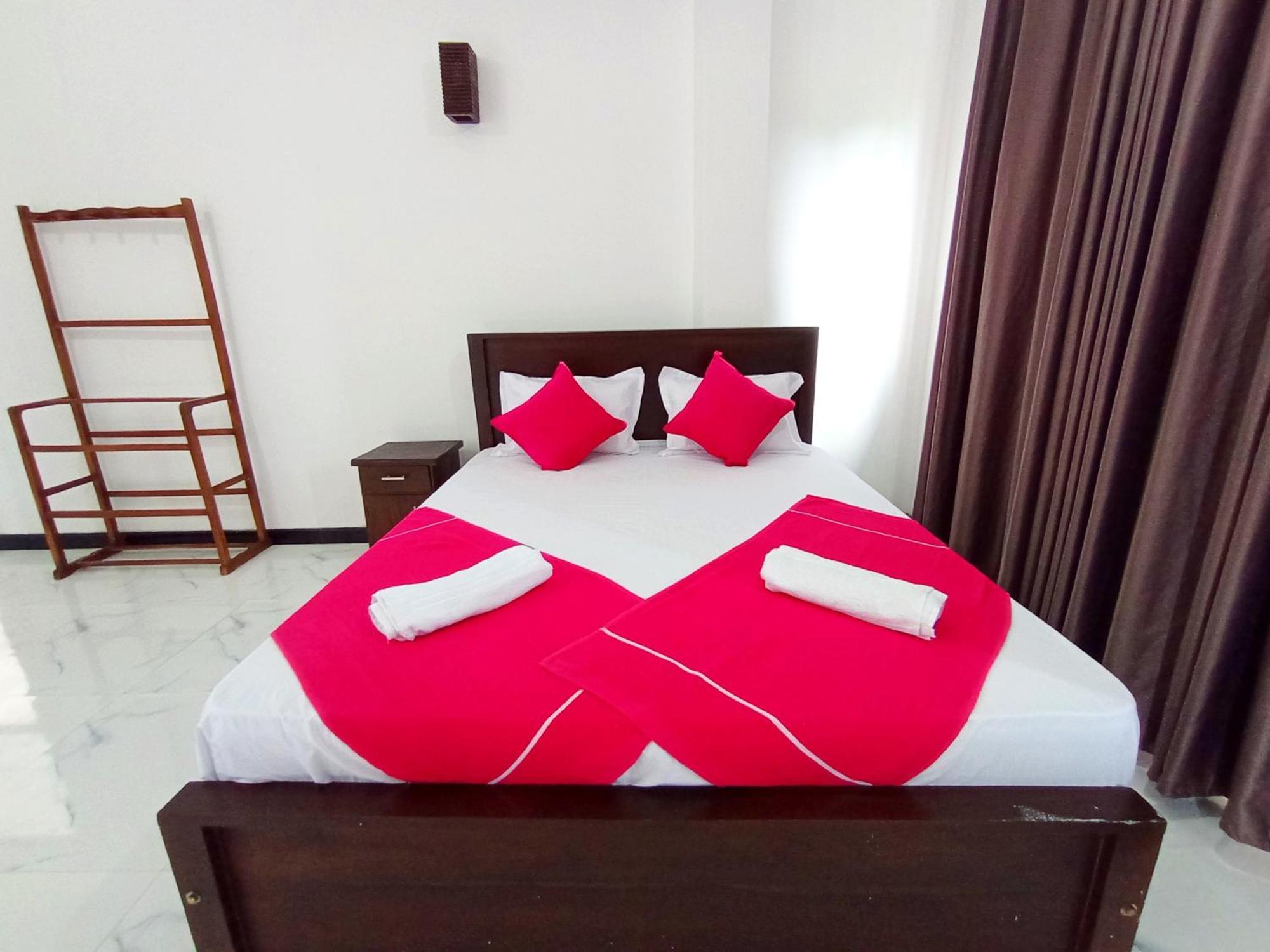 Blue Waves Ocean Mirissa Hotel Ngoại thất bức ảnh