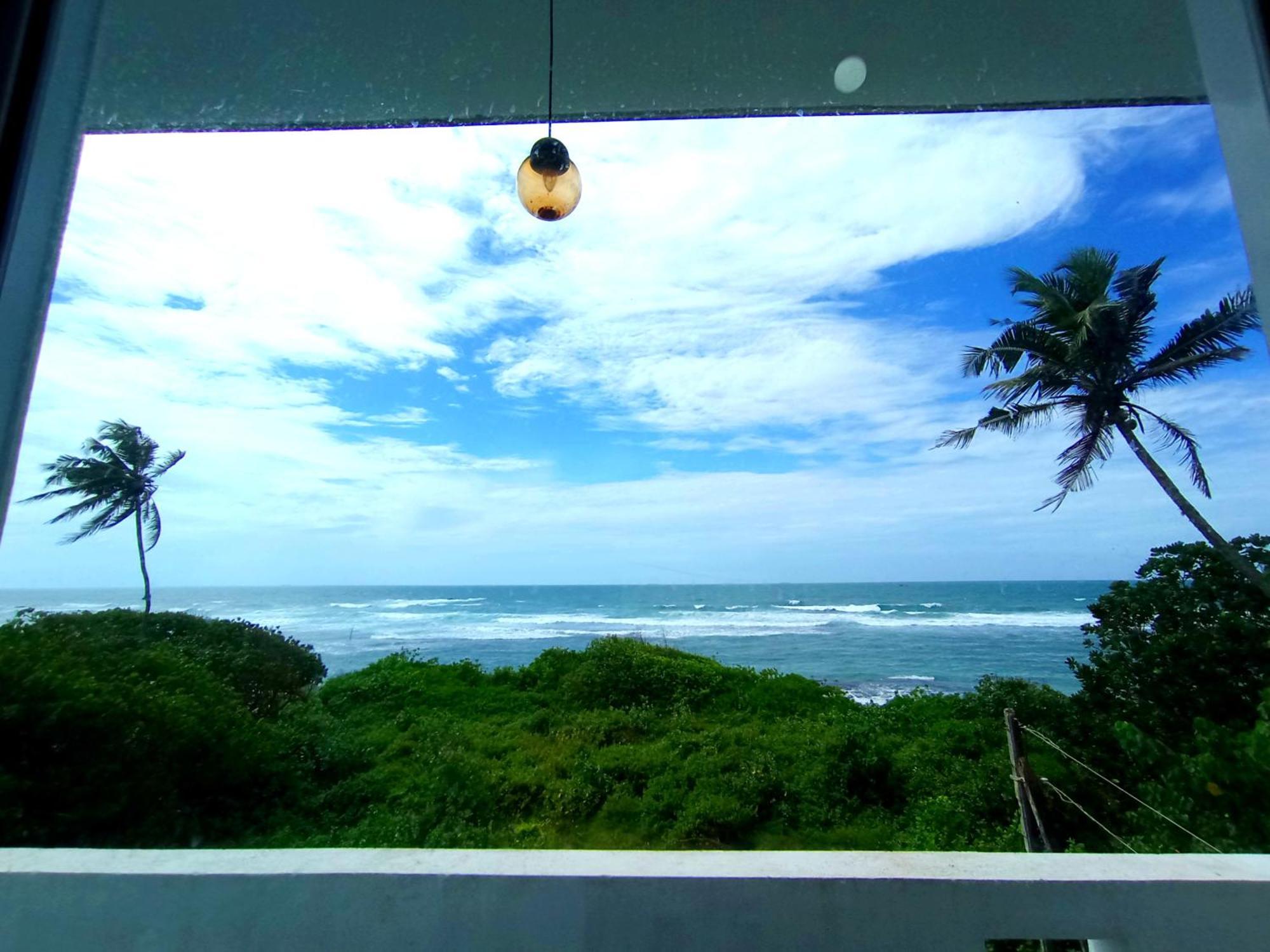 Blue Waves Ocean Mirissa Hotel Ngoại thất bức ảnh